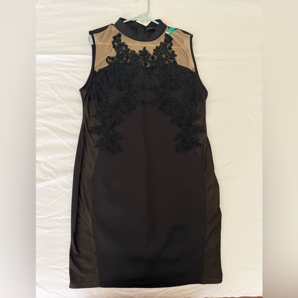 Elegant Black Sleeveless Dress with Lace Detail